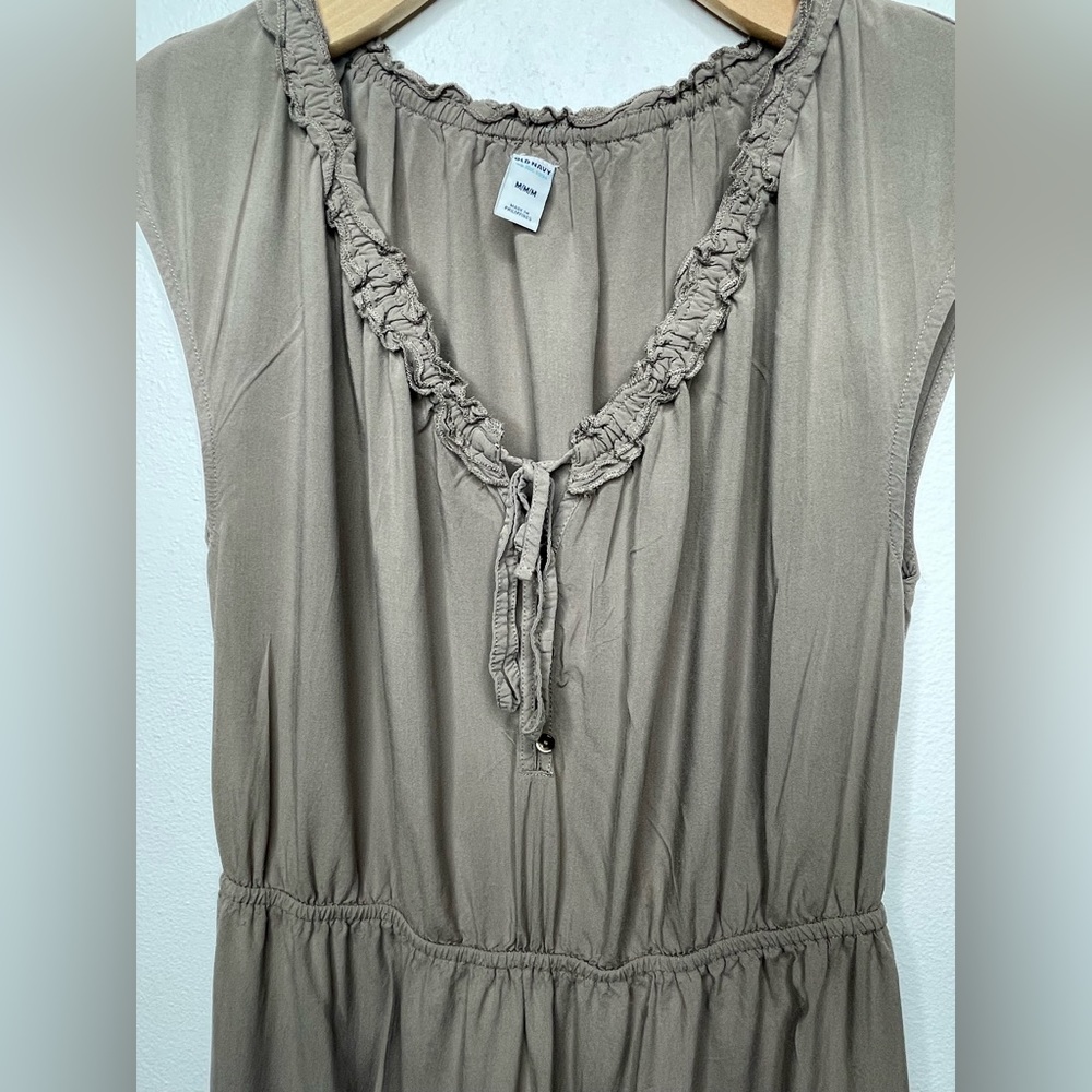 Old Navy Women’s Midi Sleeveless V-Neck Dress w/ Front tie & Buttons - Picture 4 of 6